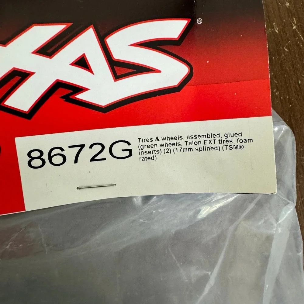 Traxxas 8672G Tire /Wheel Assembled Glued (Green Wheels, Talon‎ EXT Tires)